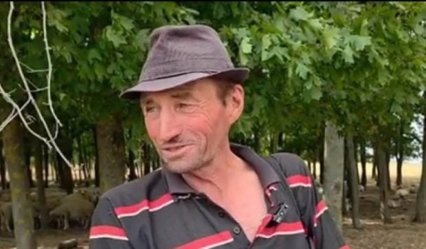 Ciobanul din Vaslui care a găsit drona cu explozibil i-a tras firele, deși nu știa ce e: „Țiuia, se aprindeau becuri. Am scos ceva rotund și gata”