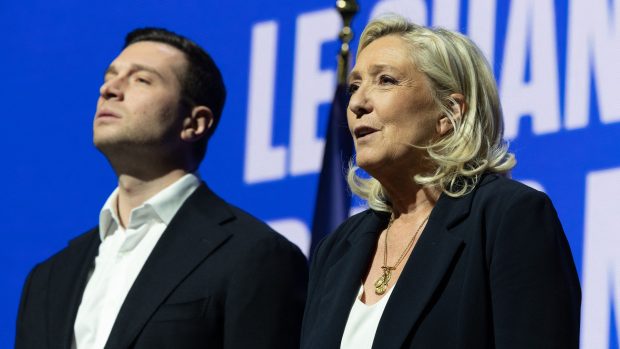 De ce vrea Marine Le Pen să pună capăt trendului Bardella: succesorul o eclipsează, deși ultimul sondaj prezice victoria ei „în toate scenariile”