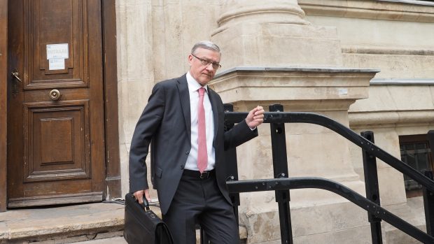 „Meciul” dintre Mircea Sandu și procurorii DIICOT s-a terminat cu 3 la 0. Judecător: Nu a existat un grup infracțional și nici vreo delapidare la FRF