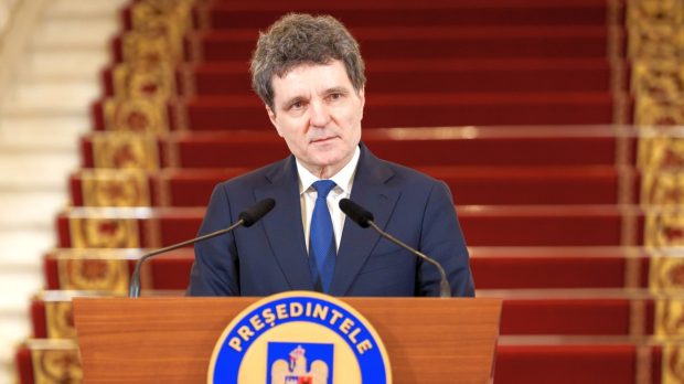 Nicușor Dan a refuzat să răspundă la întrebările despre noul premier, dar a spus că cele patru luni fără Guvern cu puteri depline sunt „un eșec pentru toată lumea”