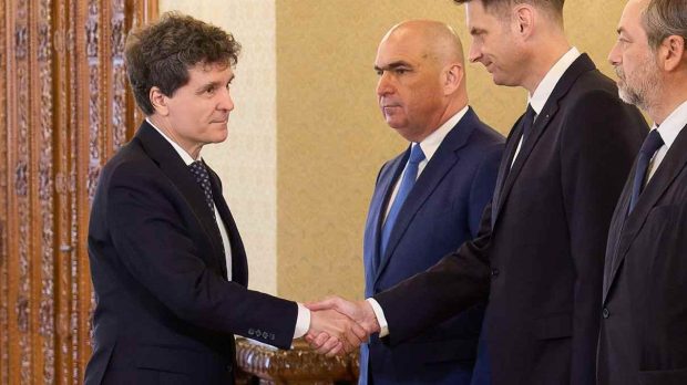 Patru luni fără guvern cu puteri depline. Cronologia crizei politice din România după demiterea premierului Ilie Bolojan