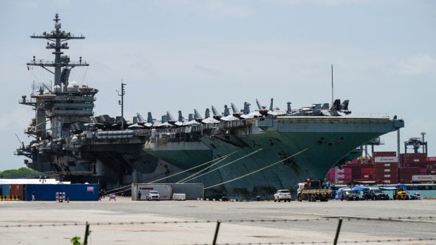 Portavionul USS Abraham Lincoln a acostat în sfârșit după 9 luni pe mare, misiuni în Iran și controverse despre condițiile de la bord. Soldații se relaxează într-o stațiune din Thailanda