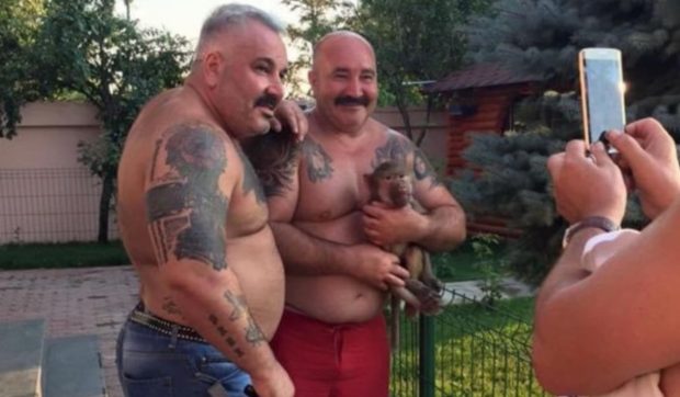 Primele imagini din sezonul 2 „Cămătarii”. Nuțu și Sile Cămătaru, familia și oameni din justiție, în documentarul PRO TV și VOYO