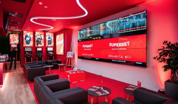 Transformare majoră pe piața jocurilor de noroc: Superbet își păstrează spațiile și angajații din localitățile unde păcănelele au fost interzise