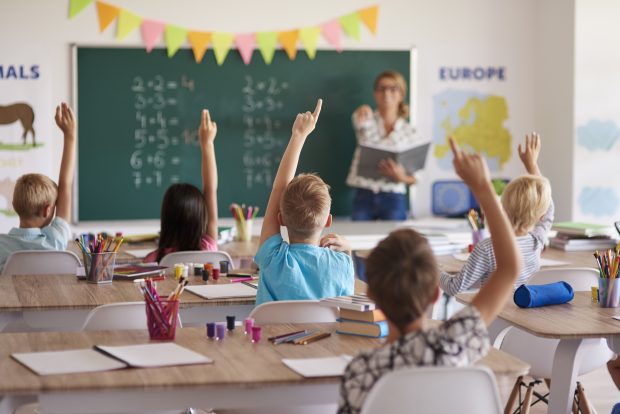 Gata cu vacanța, începe haosul! Ce îi sperie cel mai mult pe părinții români la începutul școlii